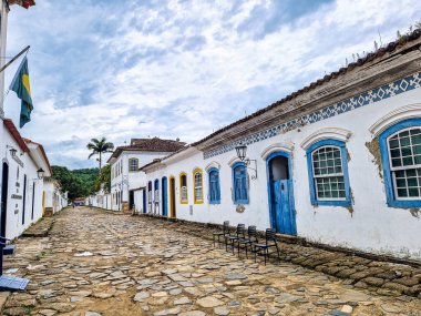 Paraty, Rio de Janeiro, Brezilya 'daki tarihi merkezlerin sokakları ve evleri. Paraty, Unesco listesindeki Colonil City.
