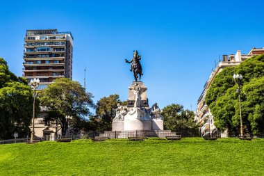 Plaza Mitre 'deki Bartolome Heykeli, Buenos Aires' teki Mitre Meydanı Recoleta Mahallesi 'ndeki Mitre Anıtı eski Arjantin başkanı Bartolome Mitre' yi onurlandırdı.
