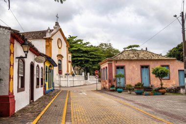 Brezilya 'nın Florianopolis kentindeki Santo Antonio de Lisboa köyünde tipik bir koloni evi. Florianopolis 'te bir turizm beldesi