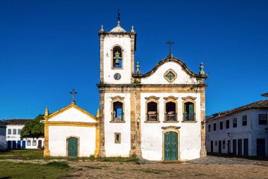 18. yüzyıl Santa Rita de Cassia Kilisesi 'nin Cizvit Barok-Rococo tarzı Brezilya' nın Costa Verde 'sinde Paraty' de