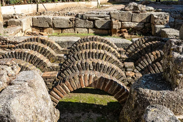 Merida, İspanya - 06 Ekim 2022: Roma amfitiyatro müzesi, Casa del Anfiteatro, Merida, Extremadura, İspanya