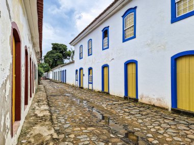 Paraty, Rio de Janeiro, Brezilya 'daki tarihi merkezlerin sokakları ve evleri. Paraty, Unesco listesindeki Colonil City.