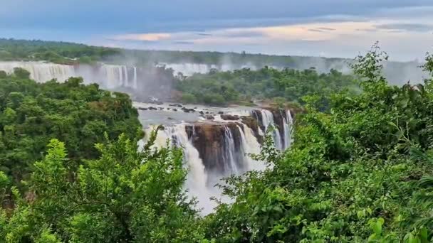 Air Terjun Iguazu Serangkaian Air Terjun Terbesar Dunia Terletak Perbatasan — Stok Video