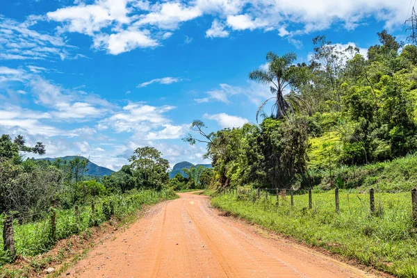Widok Krajobraz Czerwoną Drogą Apiuna Santa Catarina Brazylia Ameryka Południowa — Zdjęcie stockowe
