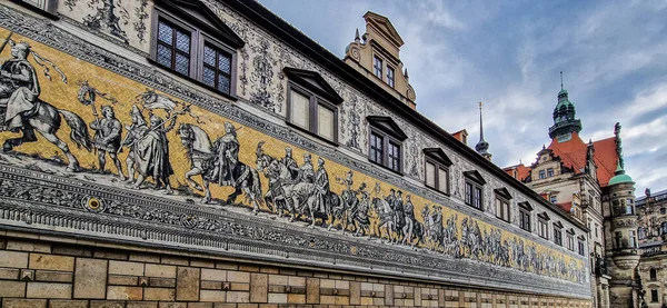 德国萨克森州德累斯顿的弗尔斯滕苏格 城墙王子的游行 — 图库照片
