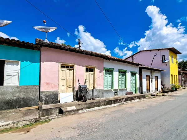 Ulica Kolorowymi Domami Stylu Kolonialnym Kamienną Podłogą Palmeiras Vale Capao — Zdjęcie stockowe