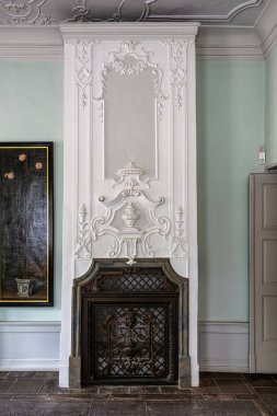 Weimar Thuringia Almanya yakınlarındaki Belvedere Kalesi 18. yüzyıldan kalma zarif bir yazlık ev. Castle Park 'tan görüntü.