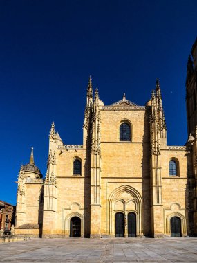 İspanya 'nın tarihi şehri Castilla y Leon' da Santa Maria de Segovia Katedrali