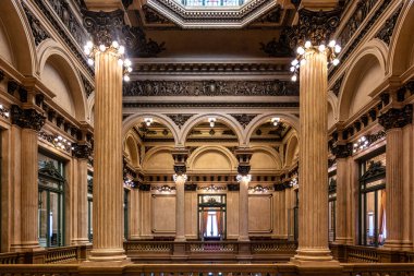 Teatro Colon, Colon Theater, dünyanın en iyi opera salonlarından biri, Buenos Aires 'in kültürel ikonu, 1857' de Buenos Aires, Arjantin 'de açıldı.