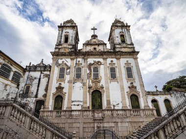 Brezilya 'da Salvador da Bahia' daki Carmo Kilisesi 'nde Ordem Terceira Nossa Senhora' nın Neoklasik Koloni cephesi.