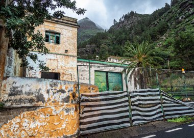 Gran Canaria, İspanya - 26 Şubat 2023: Kayıp yer Balnear io Los Berrazales, Botteleria Agua de Agaete, Valle de Agaete, Kanarya Adaları, İspanya.