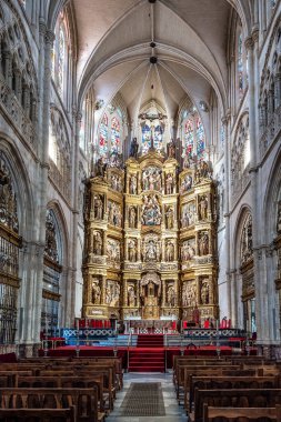 Burgos, İspanya - 16 Haziran 2023: Castilla y Leon, İspanya 'daki Burgos Katedrali. Unesco Dünya Mirası Alanı. Bir Roma tapınağının tepesine dikildi, bir Fransız Gotik modelini takip ederek..