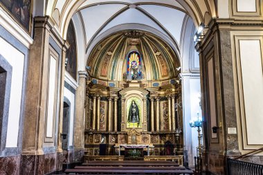 Buenos Aires, Arjantin 'in Katedral Metropolitana' sı. Burası Mayo Meydanı, Buenos Aires 'in ana eğlence mekanı.