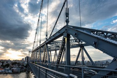 Hercilio Luz Köprüsü, Ponte Hercilio Luz uzun zamandır Santa Catarina, Brezilya, Güney Amerika 'daki Florianopolis adasına tek giriş yeri.