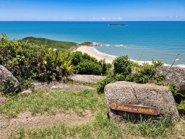 The Dolmen Trail of the Prayer, Dolmen da Oracao in Morro da Galheta, Florianopolis yakınlarında, Santa Catarina, Brezilya