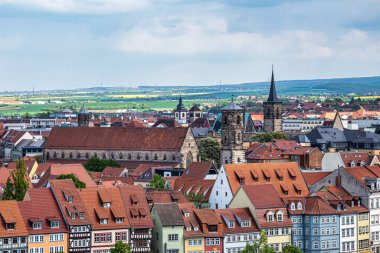 Erfurt Katedrali ve Severikirche, Petersberg Kalesi 'nden St Severus Kilisesi, Erfurt, Almanya' nın Thüringen kentinin başkenti ve en büyüğü..