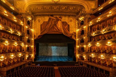 Teatro Colon, Colon Theater, dünyanın en iyi opera salonlarından biri, Buenos Aires 'in kültürel ikonu, 1857' de Buenos Aires, Arjantin 'de açıldı.