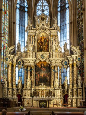 Erfurt Katedrali ve St. Mary Kolej Kilisesi, Erfurt, Almanya. Martin Luther 1507 'de katedralde papaz oldu.