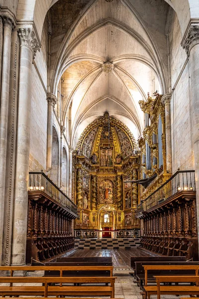 Burgos, İspanya - 17 Haziran 2023: Santa Maria la Real de Las Huelgas Manastırı, Burgos, Castille ve Leon 'un tarihi manastırı.