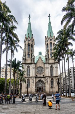 Sao Paulo, Brezilya - 04 Aralık 2023: Brezilya 'daki Sao Paulo Metropolitan Katedrali. İnşaatı, Neo-Gotik tarzında, 1913 yılında başladı ve 40 yıl sonra sona erdi..