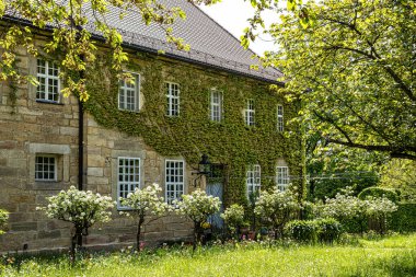 Marstall binası Bayreuth, Bavyera 'daki Tarihi Hermitage parkında, Yukarı Franconia, Almanya