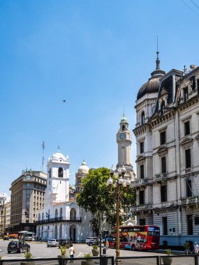 Buenos Aires, Arjantin - 13 Aralık 2023: Buenos Aires Cabildo Arjantin 'de sömürge döneminde devlet binası olarak kullanılan bir kamu binasıdır. Şimdi Ulusal Müze, Plaza de Mayo yakınlarında.