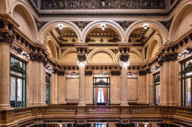 Buenos Aires, Arjantin - 17 Aralık 2023: Teatro Colon, Colon Theater, dünyanın en iyi opera binalarından biri, Buenos Aires 'in kültürel ikonu, ilk olarak 1857 yılında açıldı, Buenos Aires, Arjantin