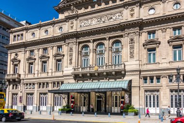 Buenos Aires, Arjantin - 17 Aralık 2023: Teatro Colon, Colon Theater, dünyanın en iyi opera binalarından biri, Buenos Aires 'in kültürel ikonu, ilk olarak 1857 yılında açıldı, Buenos Aires, Arjantin