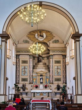 Florianopolis, Brezilya - 29 Aralık 2023: Sao Francisco Kilisesi, 19. yüzyılın başından itibaren Brezilya 'nın Santa Catarina kentindeki Florianopolis' in merkezinde yer almaktadır.