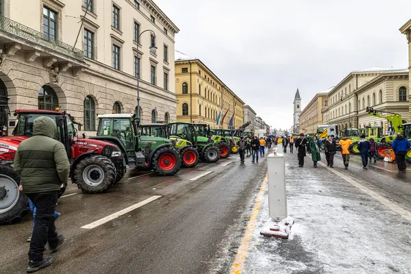 Munique Alemanha Janeiro 2024 Uma Grande Manifestação Agricultores Desmorona Cidade Fotografia De Stock