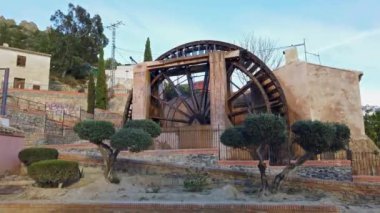 Antik Arap değirmeni, İspanya 'nın Avrupa bölgesindeki Abarcia köyündeki su noryası. Ruta de las Norias, Noria Grande