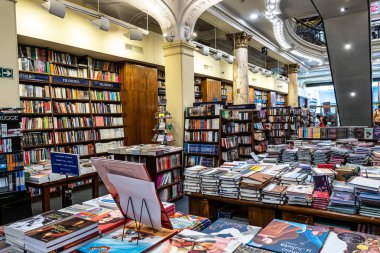 Buenos Aires, Arjantin - 13 Aralık 2023, Buenos Aires, Arjantin 'deki ünlü kitapçı. El Ao eski bir tiyatronun binasında yer almaktadır..