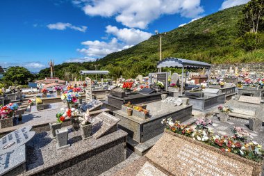 Ribeirao, Brezilya - 23 Aralık 2023: Nossa Senhora da Lapa Kilisesi, akorya mimarisi, 1806 yılında Ribeirao da Ilha, Florianopolis, Santa Catarina, Brezilya 'da kuruldu.