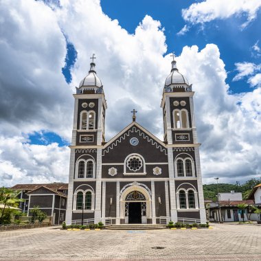 Nova Trento, Brezilya - 26 Aralık 2023: Nova Trento, Santa Catarina, Brezilya 'daki Saint Virgilio Kilisesi. Igreja Matriz Sao Virgilio