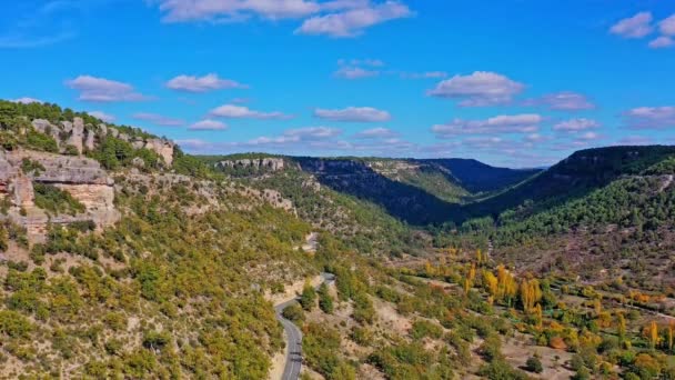 Гірські Пейзажі Селі Вальдекабрас Серранія Куенка Іспанія Дивовижними Скельними Формами — стокове відео