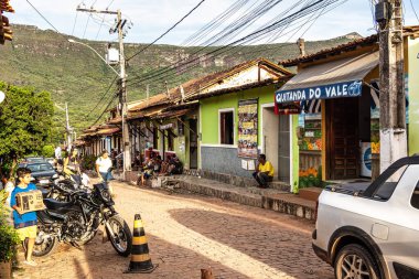 Caete Acu, Brezilya - Ocak 06, 2024: Caete Acu şehir merkezinde sokak yaşamı, Vale do Capao, Bahia, Brezilya