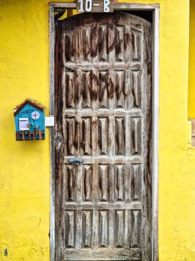 Paraty, Brezilya - 24 Ocak 2024: Paraty, Rio de Janeiro, Brezilya 'da tarihi merkezler ve caddeler. Paraty, Unesco tarafından listelenmiş bir sömürge şehridir.