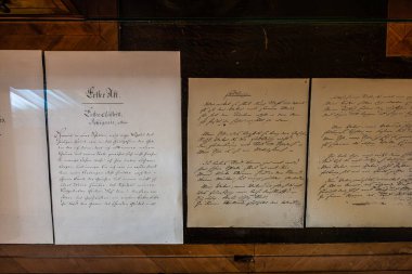 Weimar, Almanya - 12 Mayıs 2023: Weimar, Thuringia 'da Johann Wolfgang von Goethe' nin bahçe evinin içi. Unesco Dünya Mirası Sitesi