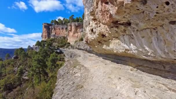 スペインのUnaでSerrania Cuencaのパノラマビュー ハイキングコースLa Raya Escaleron Una クエンカ スペイン — ストック動画
