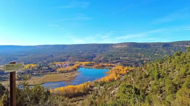 Panoramautsikt Serrania Cuenca Ved Una Spania Turstier Raya Escaleron Una – stockvideo
