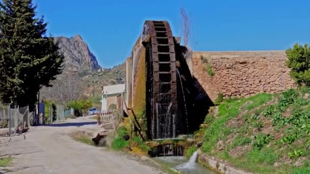 古代アラビア語のミル スペインヨーロッパのムルシア地方のアバラ村の水ノルア ノリア ガルシア — ストック動画