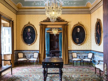 Kraliyet Sarayı Cephaneliği, Portekiz 'deki Coimbra Üniversitesi' nde Sala das Armas