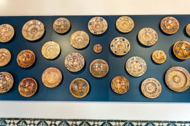 Sintra, Portekiz - Mar 04, 2024: Sintra Sarayı, Portekiz 'in Lizbon Bölgesi' ndeki Sintra kasabasında yer almaktadır. Portekiz 'deki en iyi korunmuş ortaçağ kraliyet konutudur..