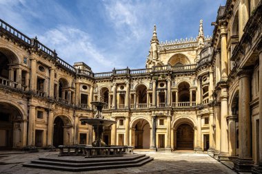 İsa Tarikatı Manastırı 'nın ana manastırı, Portekiz, Tomar' daki Convento de Cristo..