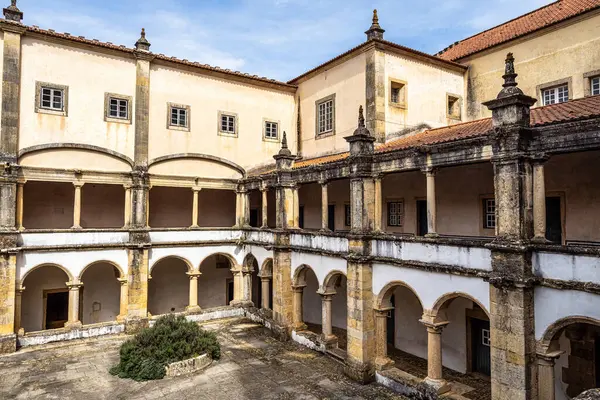 İsa Tarikatı Manastırı 'nın ana manastırı, Portekiz, Tomar' daki Convento de Cristo..