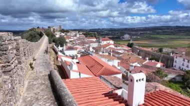 Obidos Kalesi (Portekizce: Castelo de Obidos) Portekiz 'in batısında yer alan Obidos şehrinde yer alan bir ortaçağ sarayıdır.