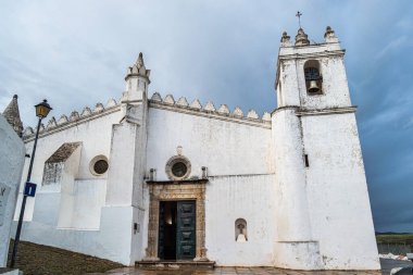 Mertola köyündeki eski Mertola Camii, Matriz Kilisesi. Portekiz 'in Alentejo Bölgesi