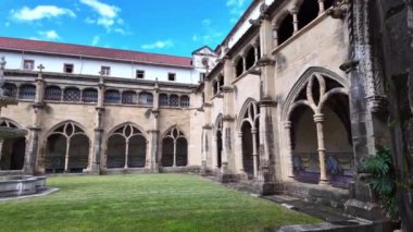Portekiz, Coimbra 'daki Santa Cruz Manastırı ve Kilisesi Manastırı' nda. Santa Cruz Kilisesi, Portekiz 'in en büyüleyici dini binalarından biridir..