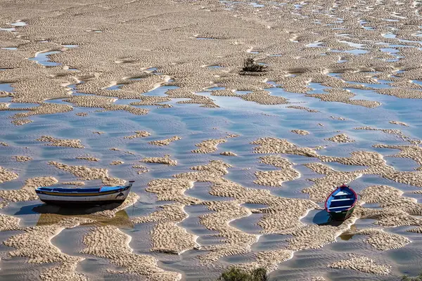 Güney Portekiz 'in Algarve bölgesindeki Cacela Velha plajı.