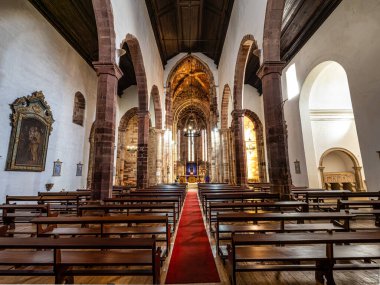 Silves, Portekiz - 21 Şubat 2024: Katedral da Se 'nin İçi, Portekiz Silves Katedrali. 13. yüzyılda Moorish Büyük Camii 'nde inşa edilmiş.